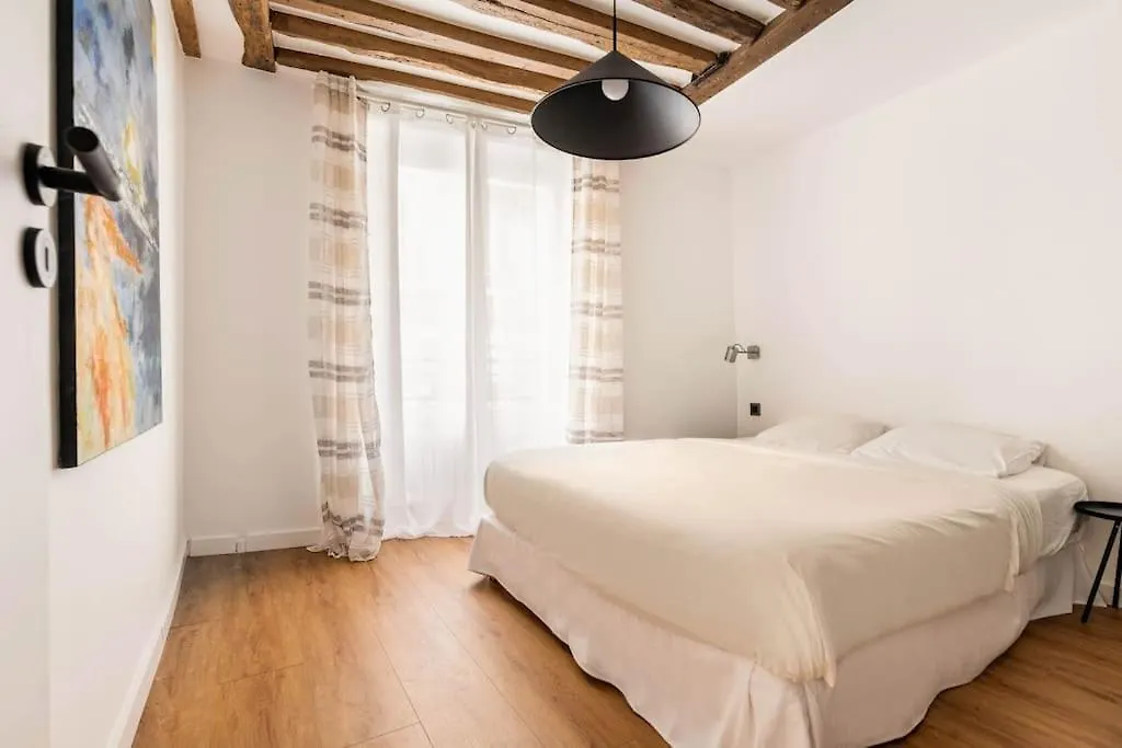 Magnifique Deux Chambres Au Centre De Paris